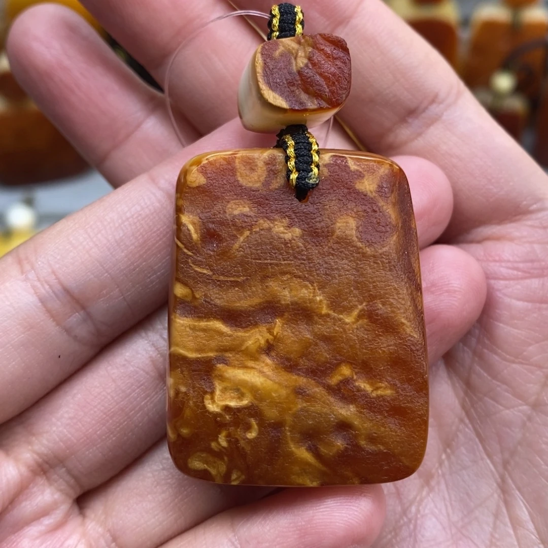 蜜蜡未镶嵌珠宝奇石