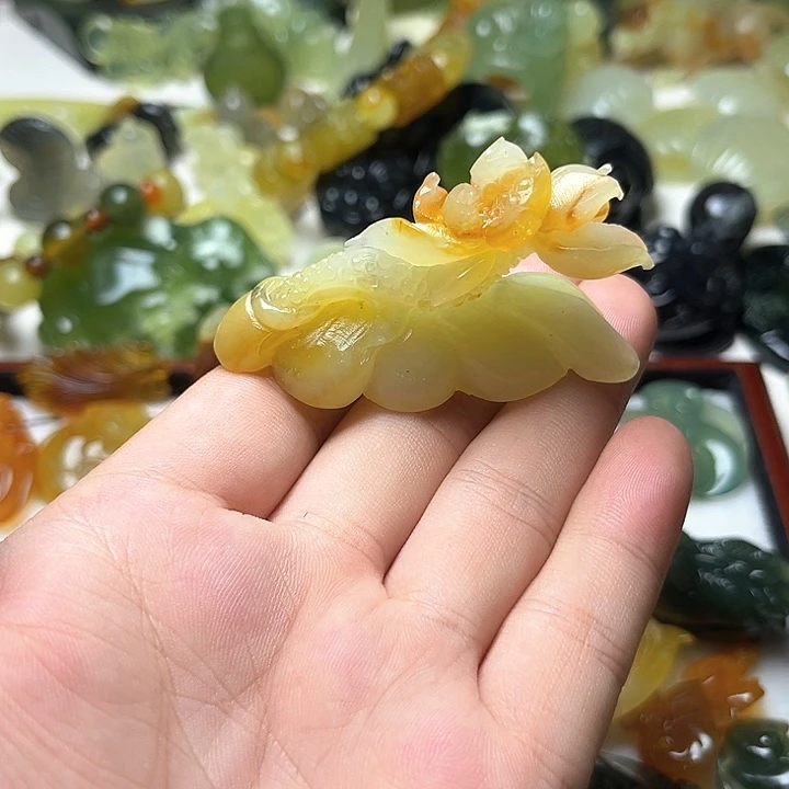 未镶嵌蛇纹石玉颈饰