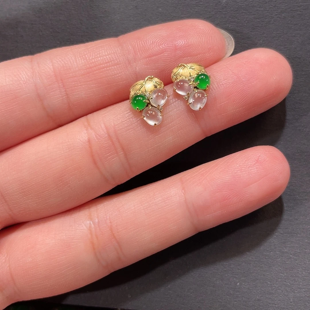 翡翠18K金镶嵌耳饰南非钻