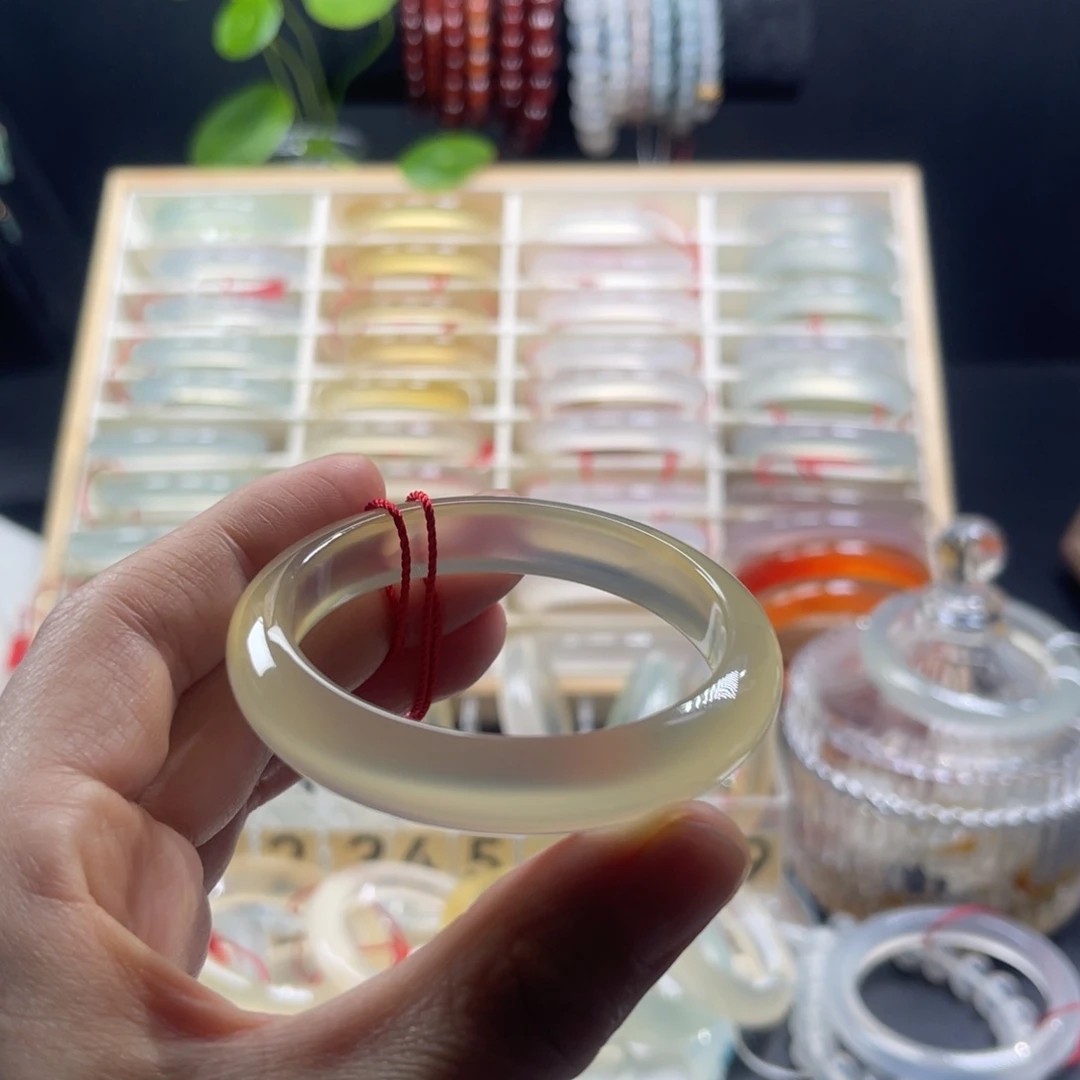 玛瑙/玉髓未镶嵌手镯