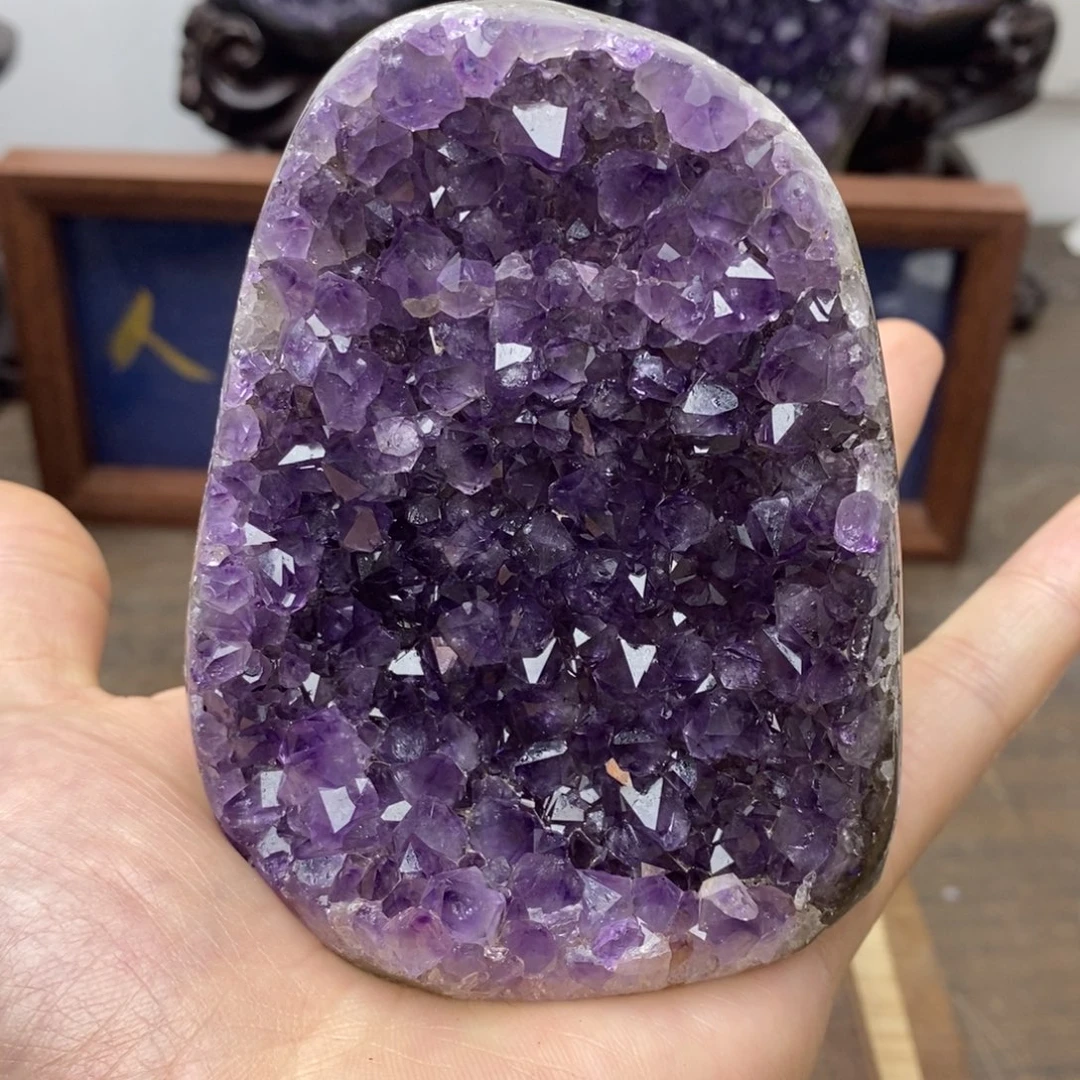 未镶嵌水晶大型摆件（非配饰）