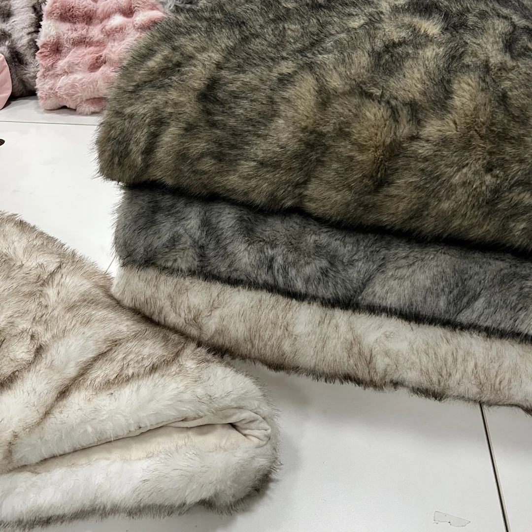 203cm*203cm仿狐狸毛双层毯微瑕九斤重一条