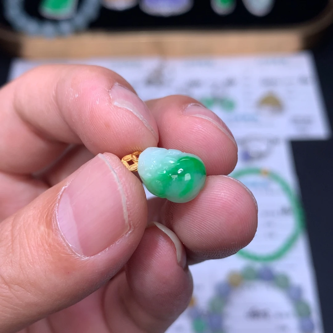 翡翠18K金镶嵌颈饰48小时鉴赏期退货不扣服务费