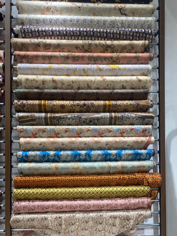 高端时装批发面料布头桑蚕丝布料高档重磅花萝皮子提花莨稠植物丝