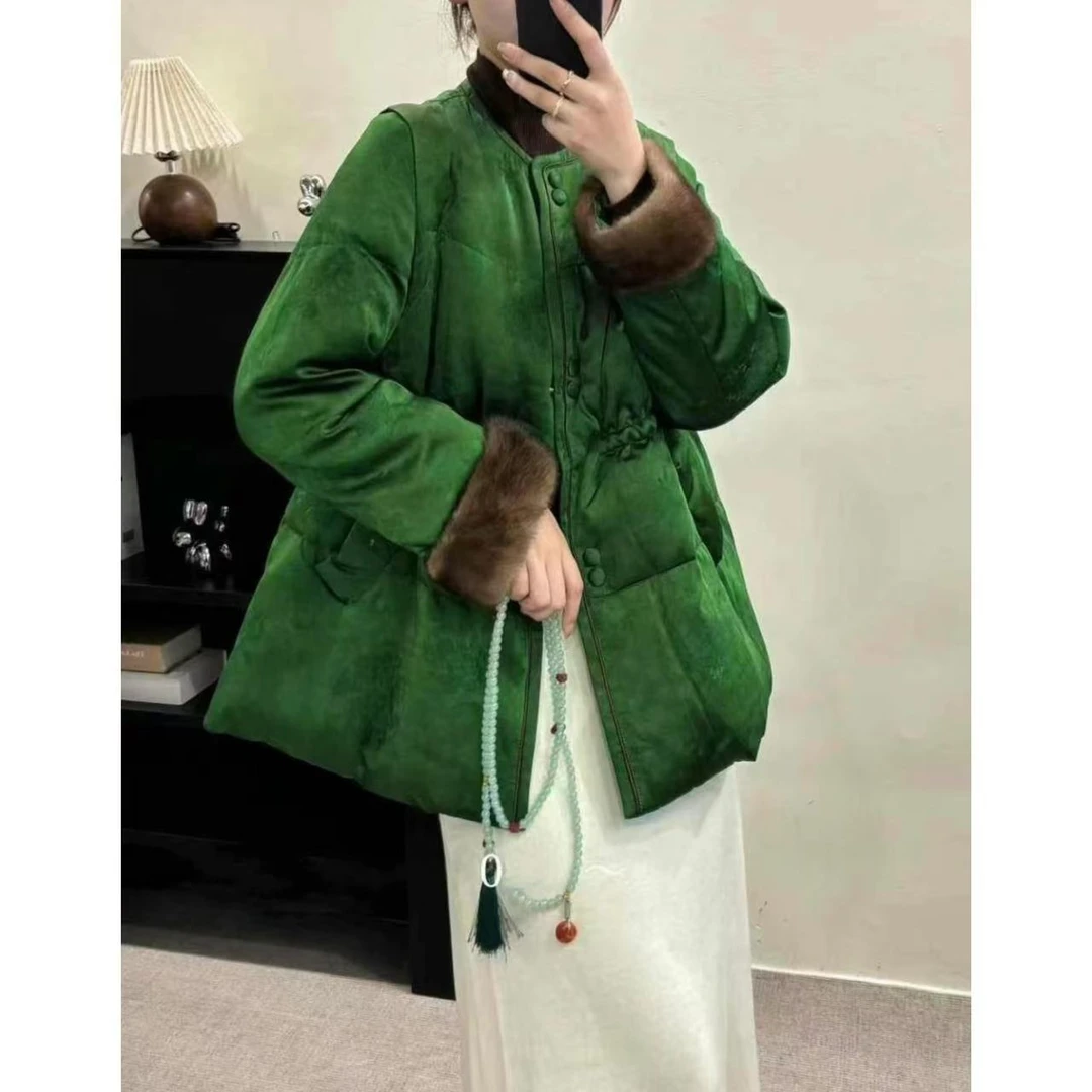 小静折扣~U489P 秋冬款毛毛袖口抽绳提花新中式羽绒服（卡码拍大）