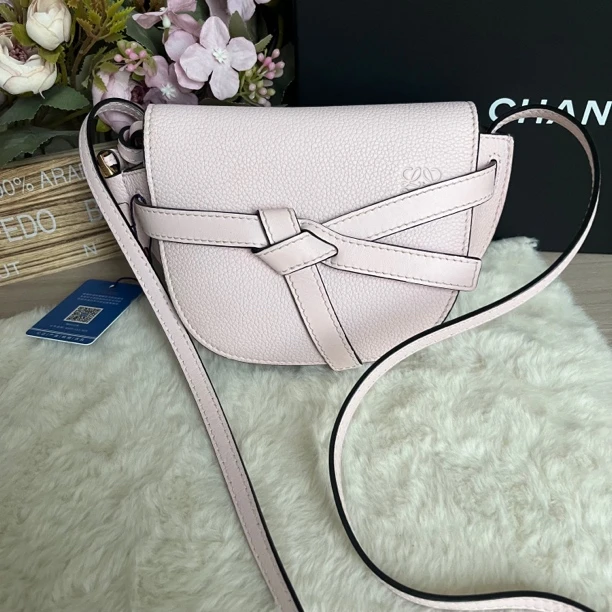 99新 LOEWE/罗意威 粉色马鞍gateMini(可以放手机）
