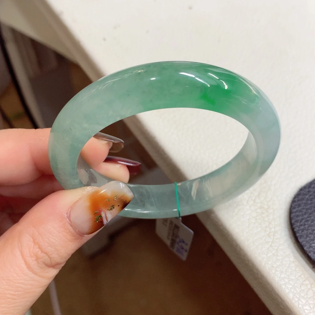 未镶嵌手镯翡翠缅甸