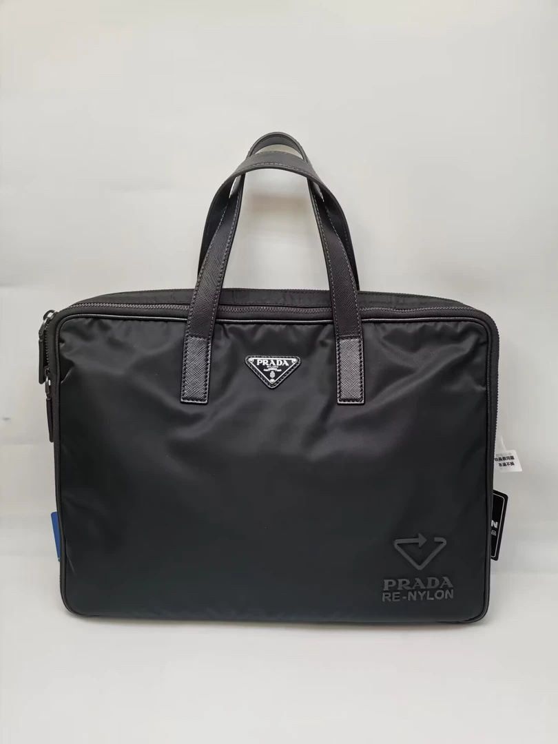 99新 Prada/普拉达 新款98新 17984 普拉达 黑色尼龙手提包