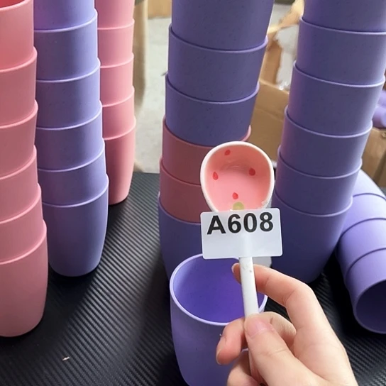 摆件发12个………………………………………………………………