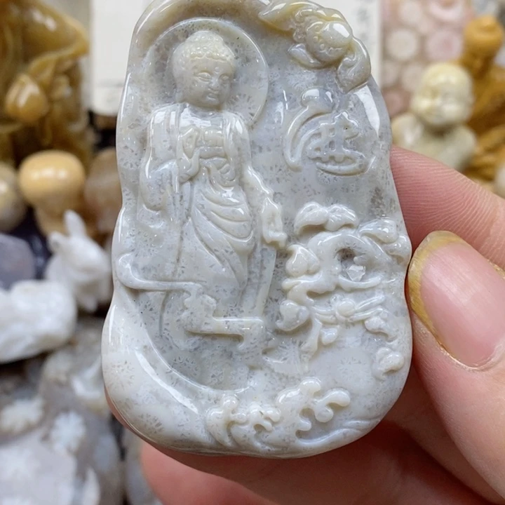 颈饰未镶嵌硅化珊瑚（珊瑚玉）