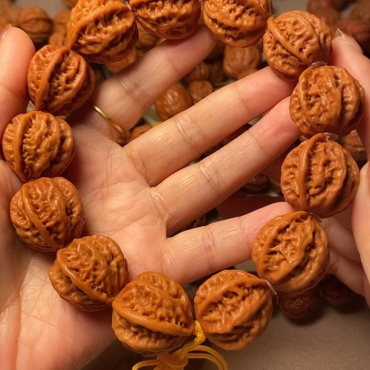 文玩核桃手串八棱