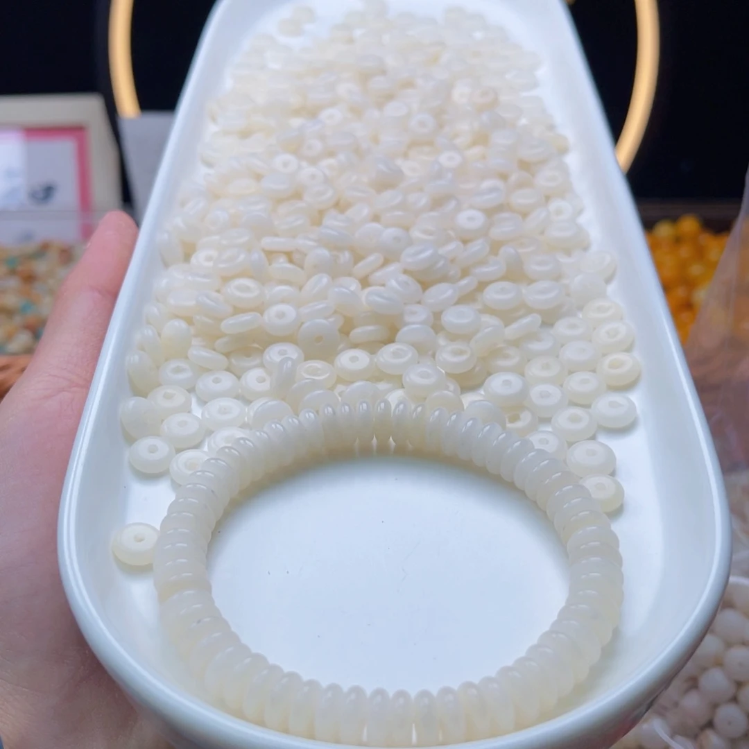 吊坠白玉菩提q8mm/30颗白片片珠