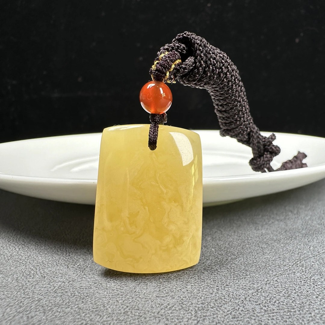 M4380天然原矿蜜蜡 鸡油黄无事牌 21*29mm抖音基地质检发货