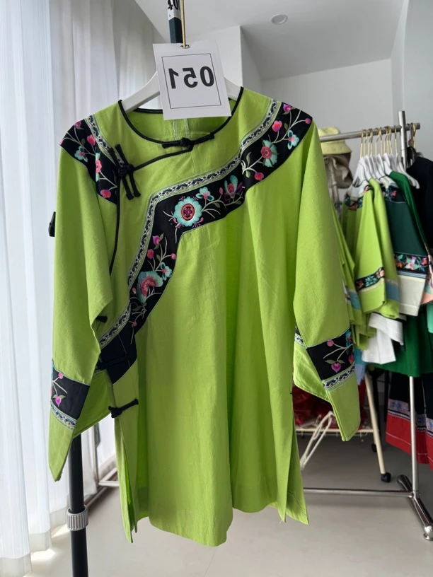 复古刺绣民族风苗族女士夏季薄款七分袖绣花盘扣上衣