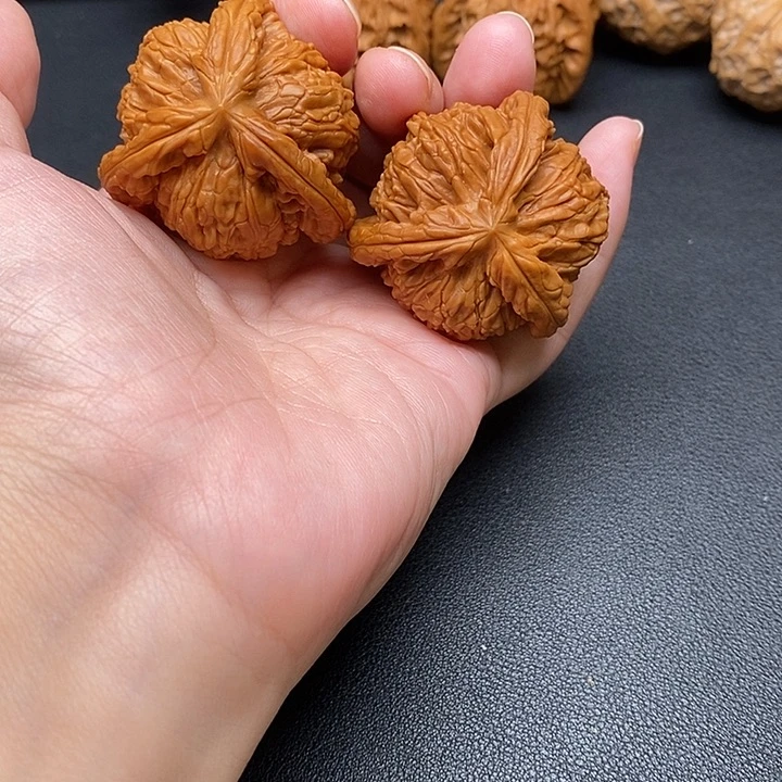 阿***提文玩核桃把件白奔