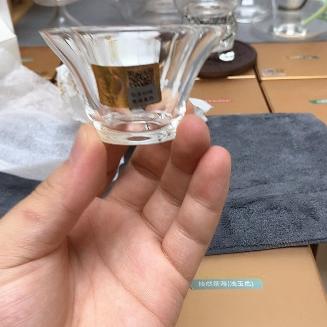 禾器瑭杯透明色，，
