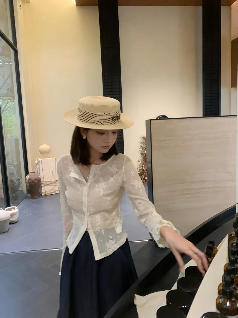 【芝士Cheese】洋槐白梨 夏季圆领刺绣竖纹理时尚小众百搭长袖上衣