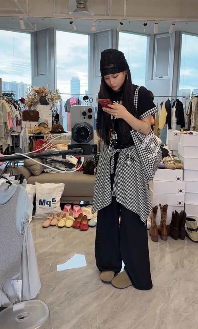 2025新款韩系东大门超级显瘦四件套！上衣+裤子+屁帘+包包#635