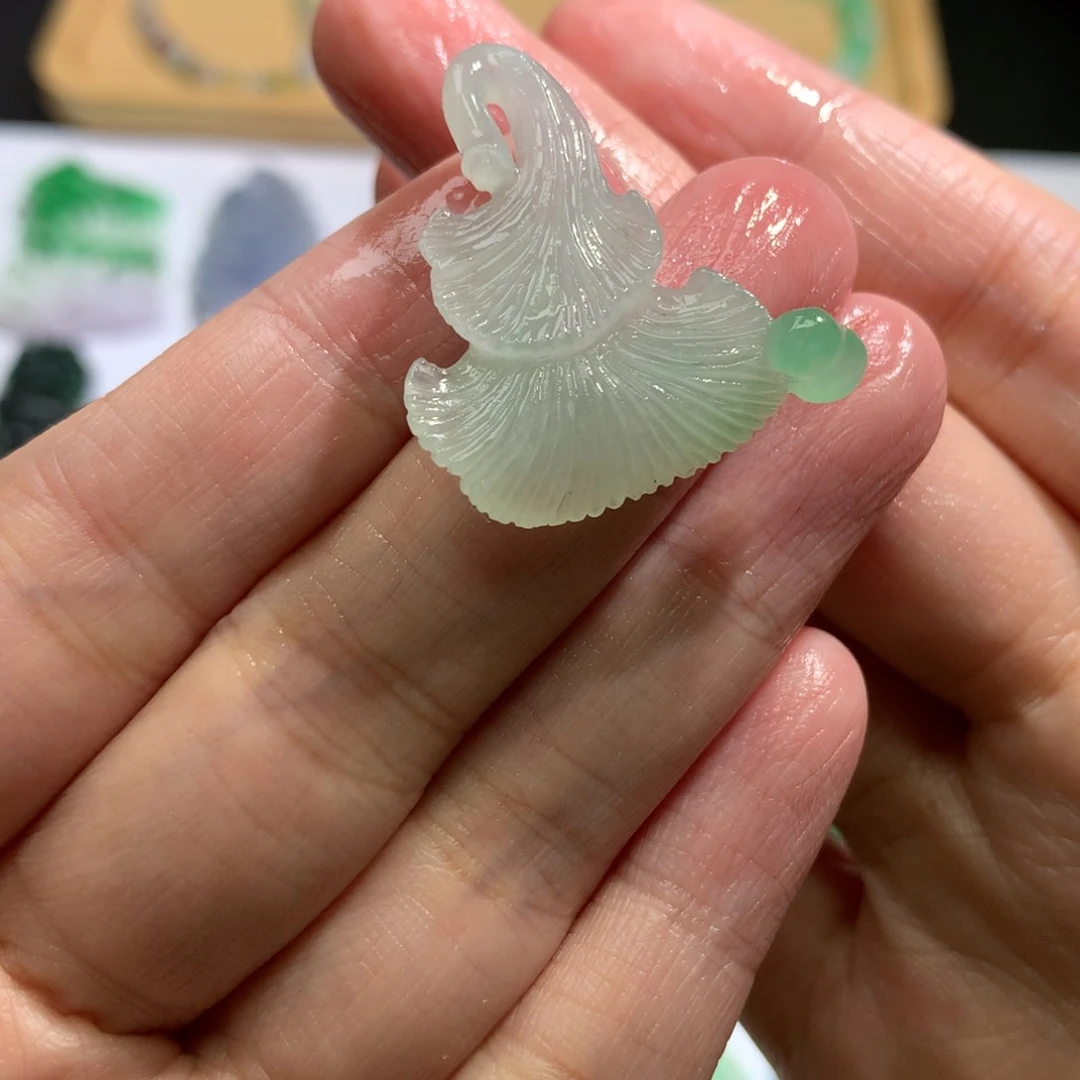 定制翡翠未镶嵌银杏叶
