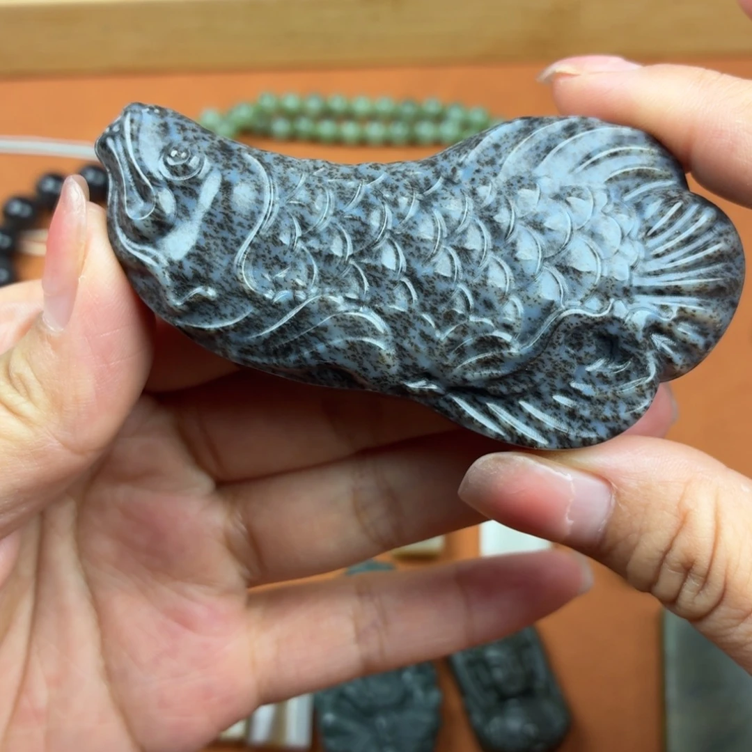 和田玉未镶嵌耳饰