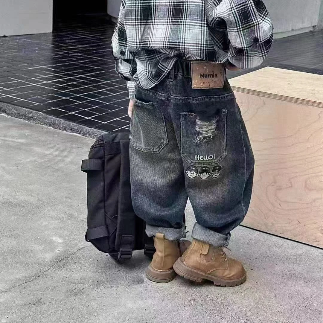 G041韩版水洗刺绣牛仔裤