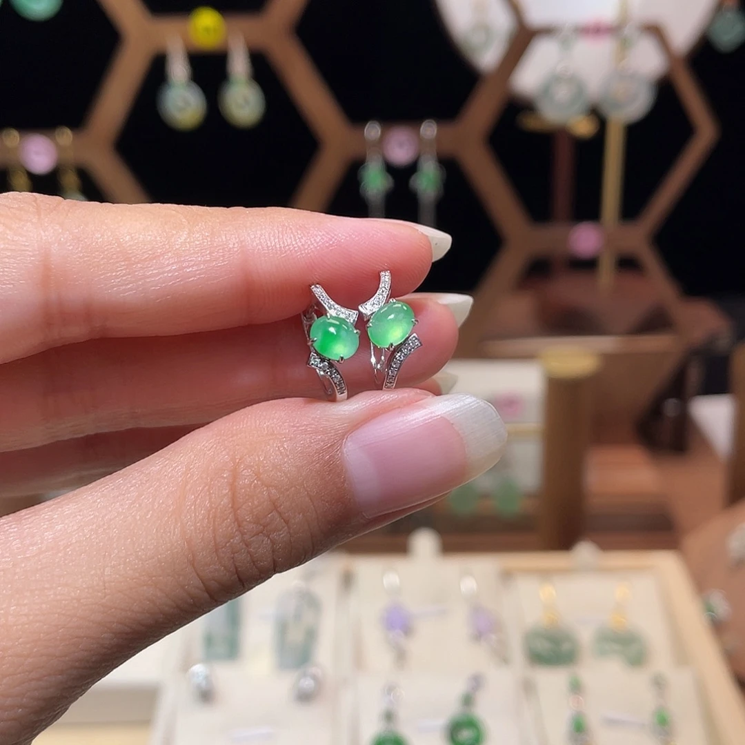 翡翠18K金镶嵌耳饰