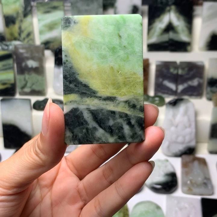 独山玉未镶嵌颈饰