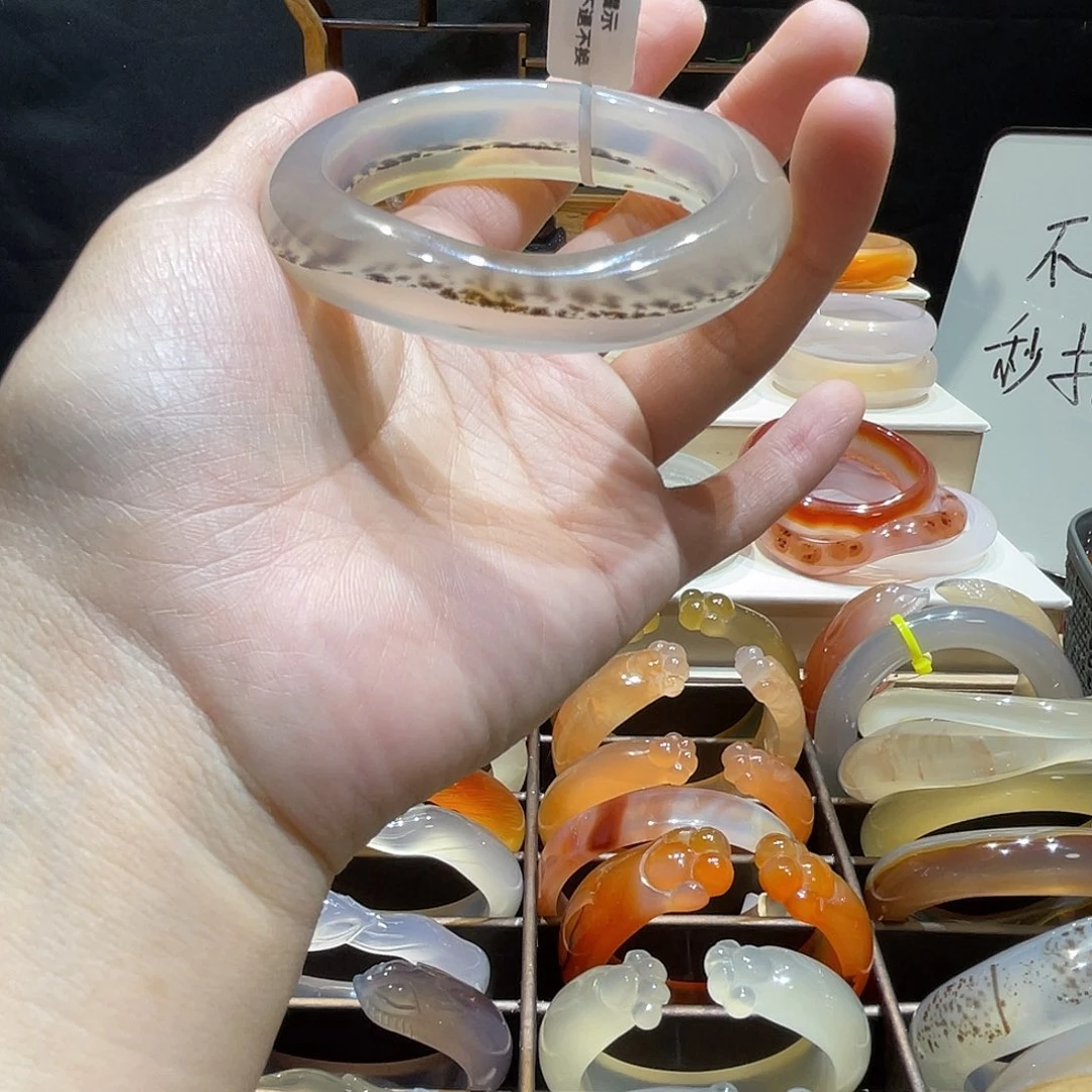 ****g玛瑙/玉髓未镶嵌手镯