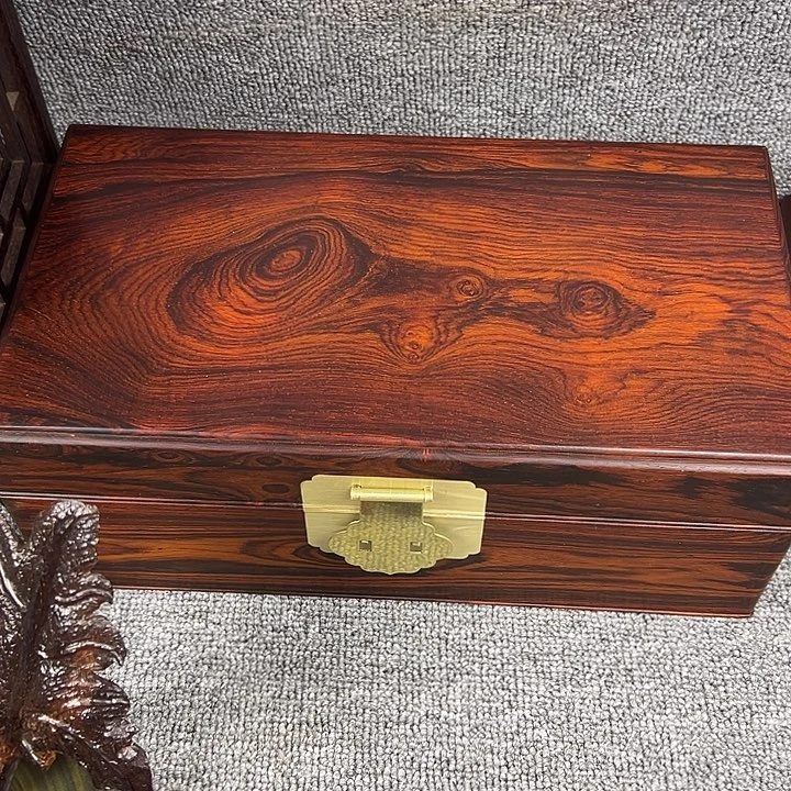 微凹黄檀（南美大红酸枝）