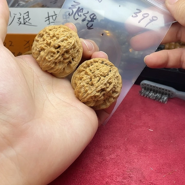 张***子文玩核桃把件四座楼