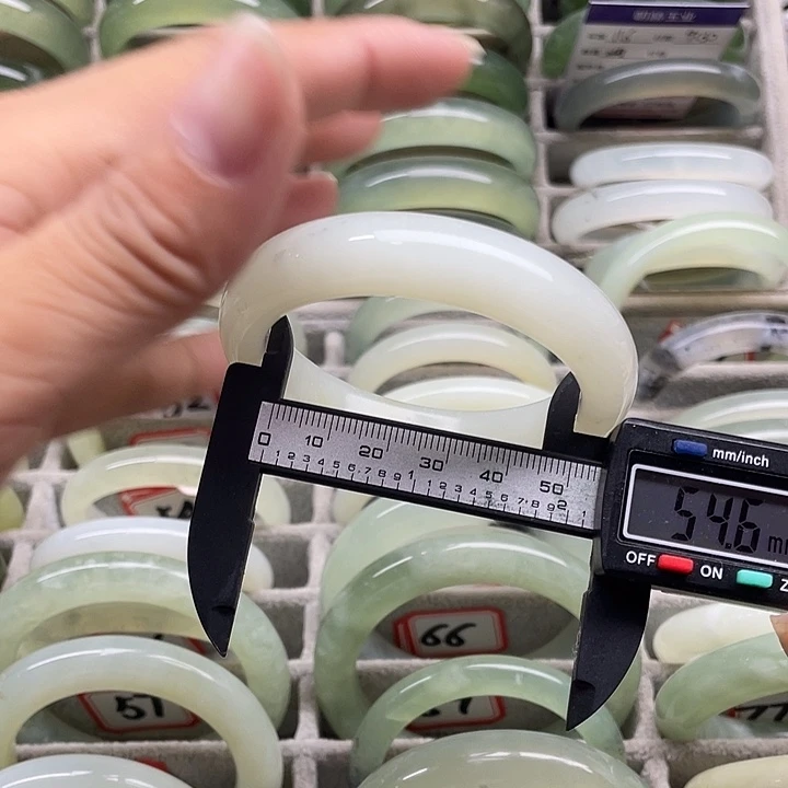 未镶嵌蛇纹石玉手镯75