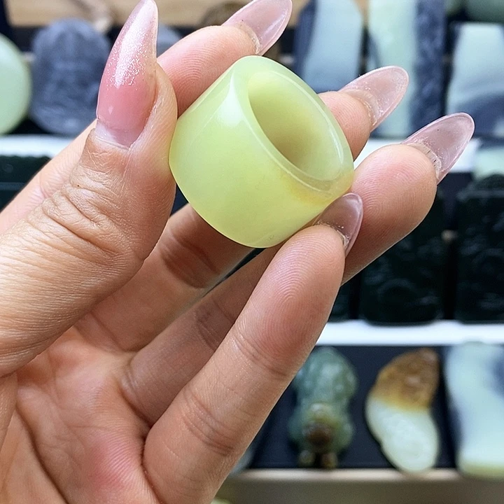 和田玉未镶嵌颈饰玉扳指内径18.7