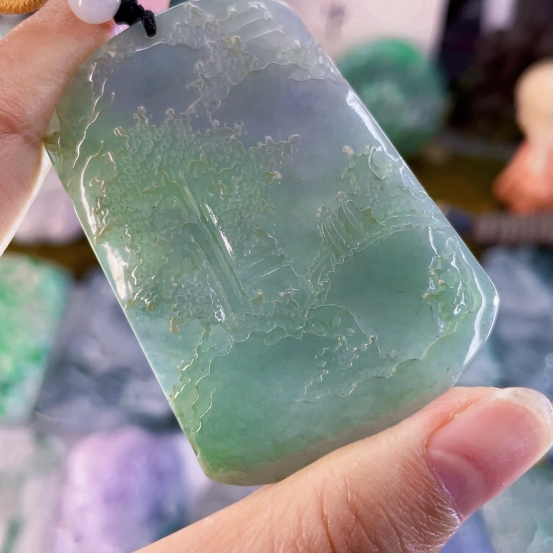 翡翠未镶嵌颈饰山水牌