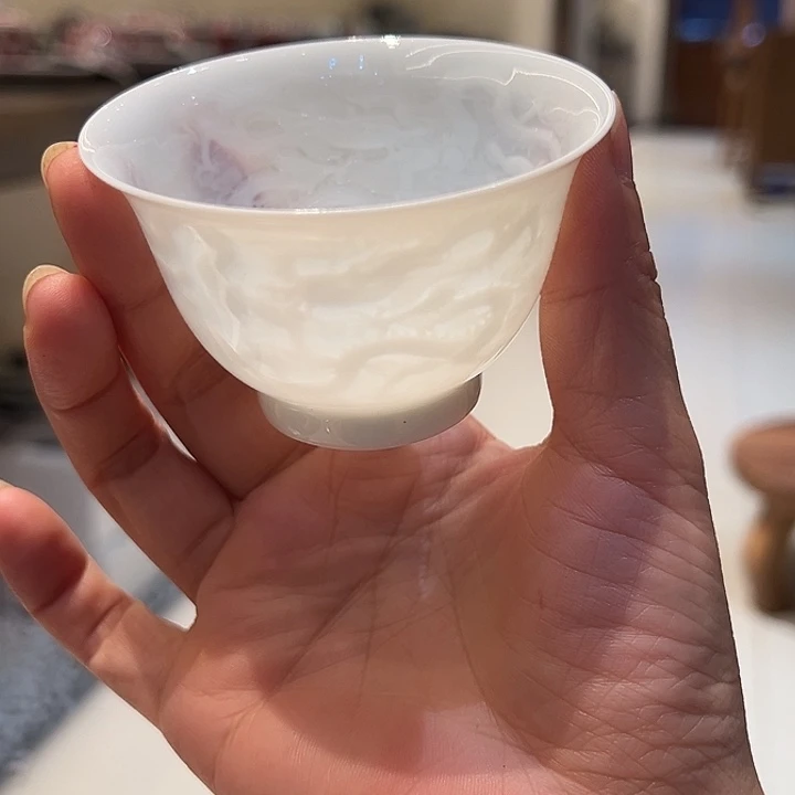 超薄胎内模印龙纹
