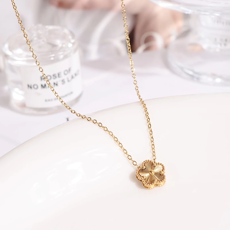 钛钢项链 镭射五花五叶草项链女经典轻奢百搭锁骨链高级感饰品