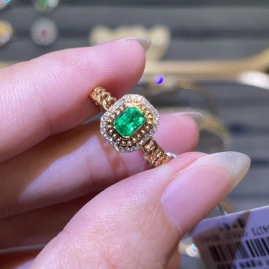 18K金镶嵌戒指祖母绿0.35ct 潘杰希尔
