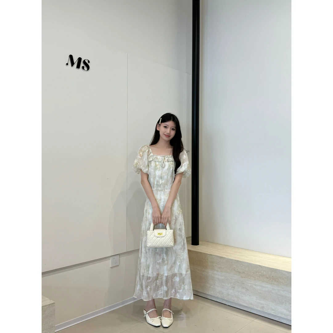 法式温柔方领碎花连衣裙气质高级甜美2025夏新款