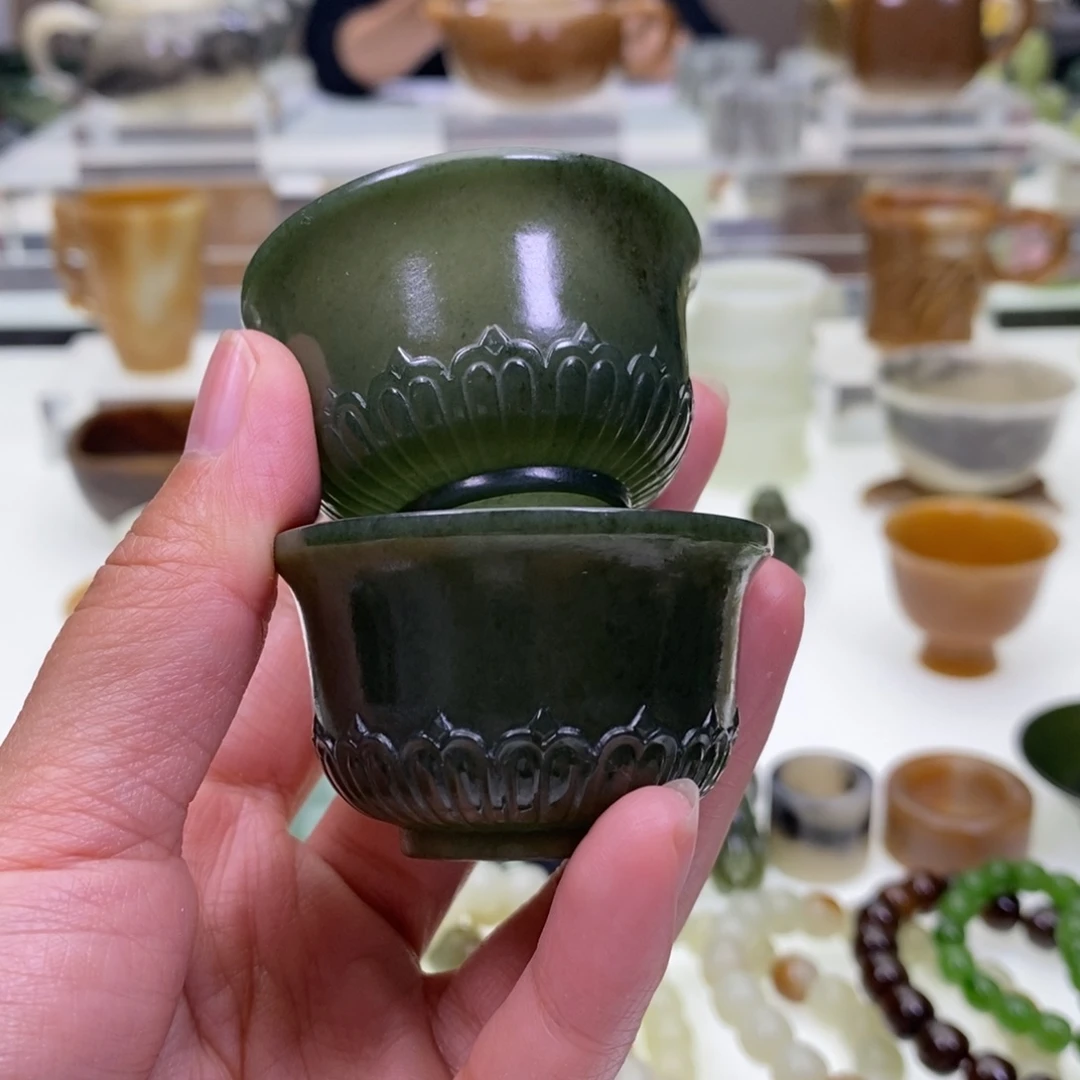 和田玉杯子未镶嵌