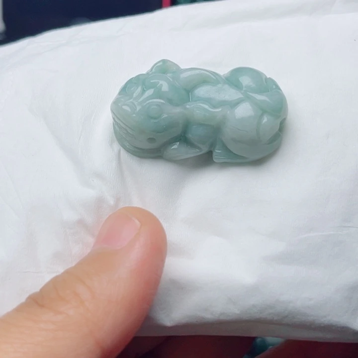 颈饰未镶嵌翡翠挂件
