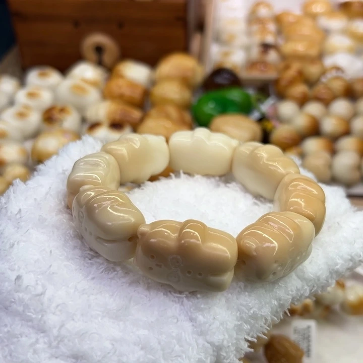 菩提根/象牙果手串58 象牙果原果雕刻溏心大尺寸猫饼微瑕