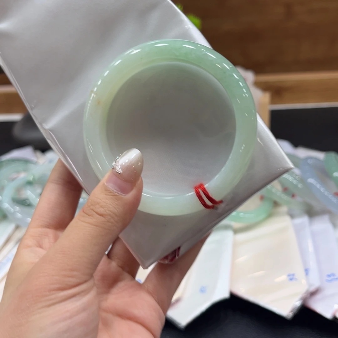 翡翠手镯未镶嵌55正圈