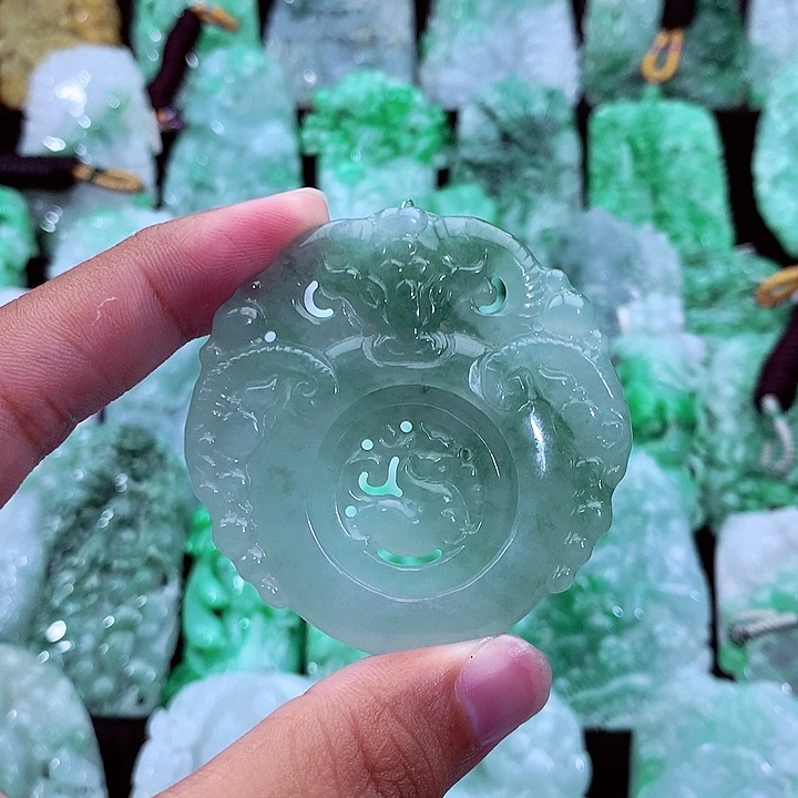 吊坠(不含链)未镶嵌翡翠