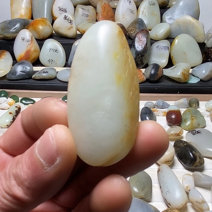 和田玉未镶嵌颈饰吊坠