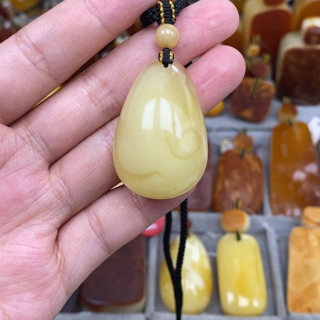 琥珀未镶嵌珠宝奇石
