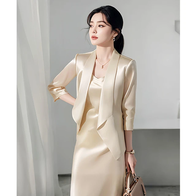 秋季新款女装套装轻奢高级感女人味职业小西装外套吊带裙两件套装