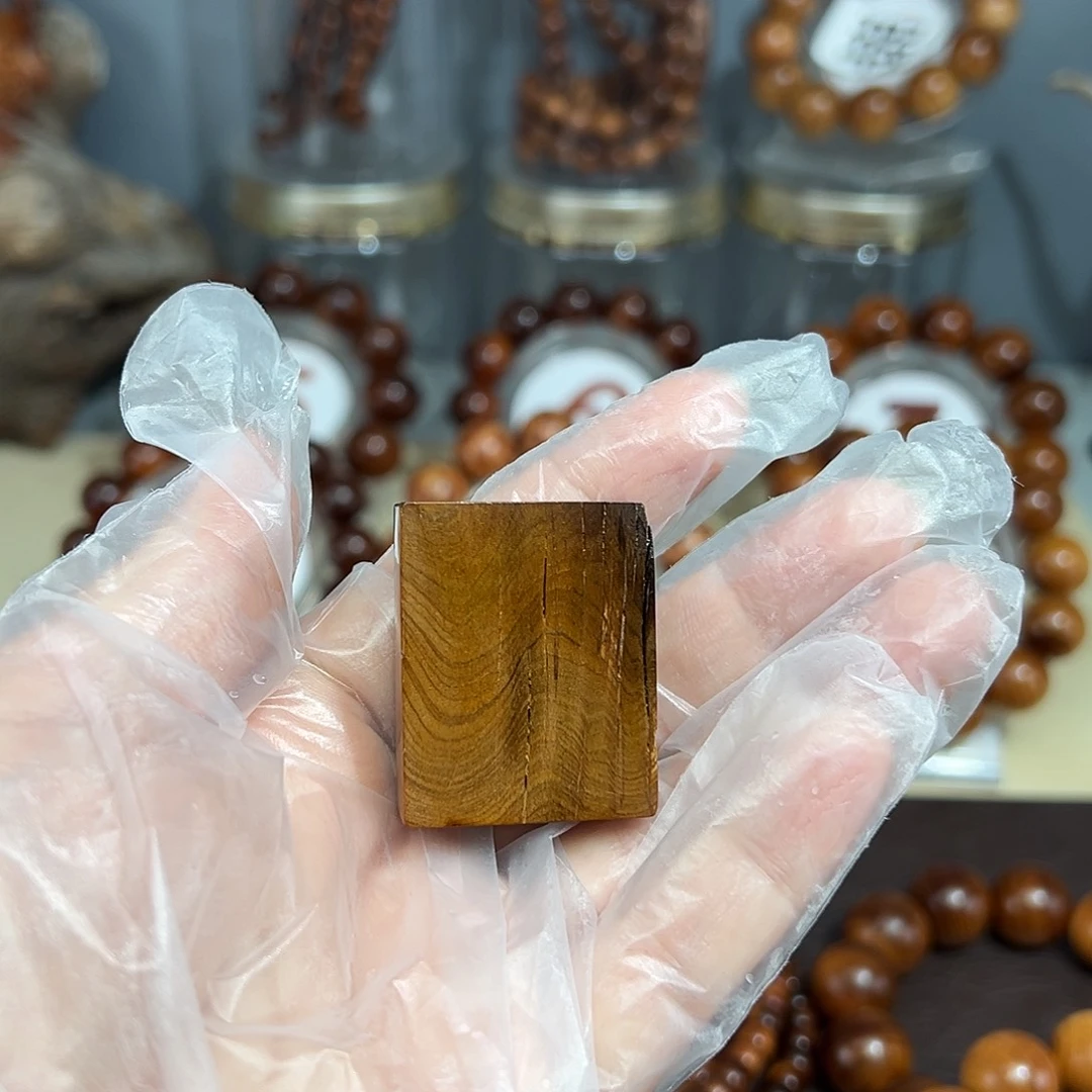 渔***李柏木（崖柏）雷击吊坠