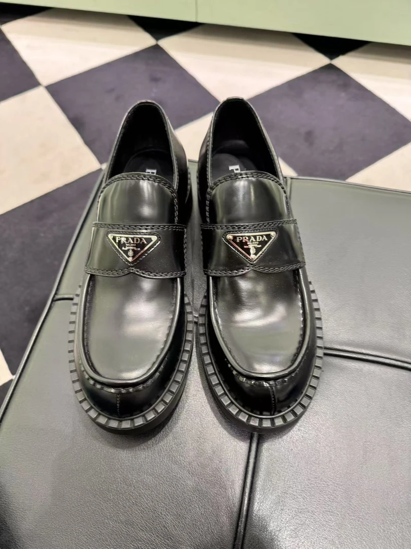 全新未使用 Prada/普拉达 Prada 普拉达 乐福鞋