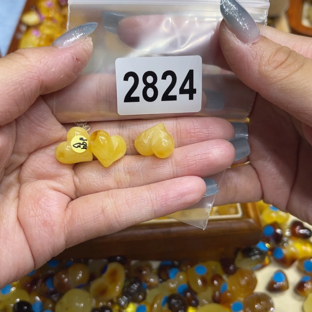 琥珀未镶嵌珠宝奇石