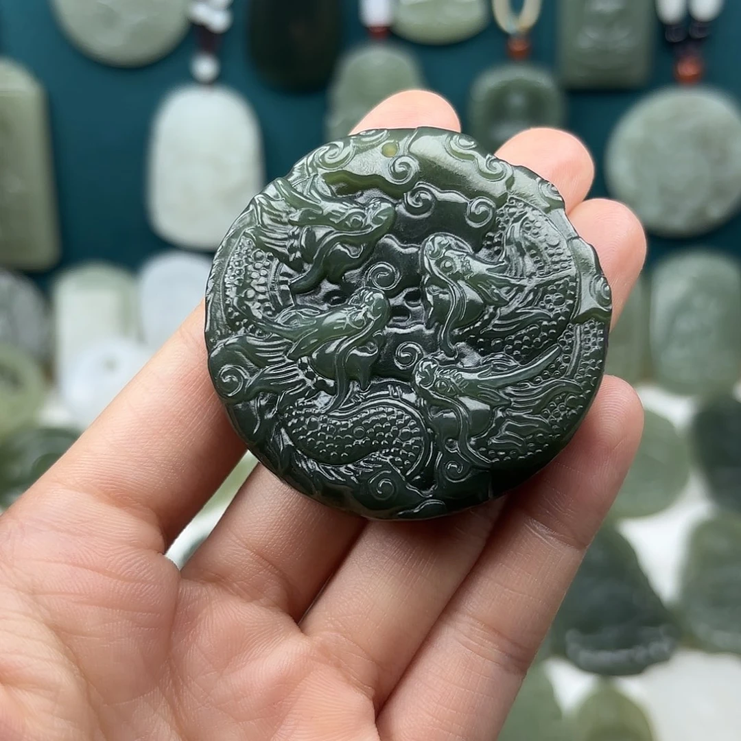 你***歌和田玉未镶嵌颈饰