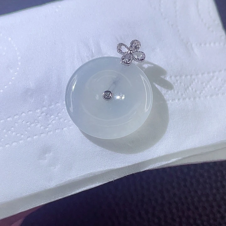 翡翠颈饰18K金镶嵌翡翠